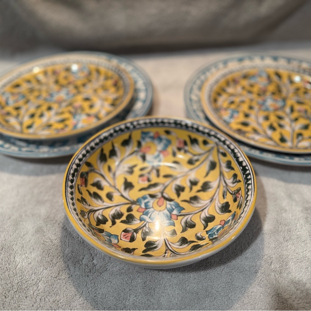 New Pottery Barn Ava Floral Stoneware Bowl Set, S/4, Yellow - Picture 5 of 7